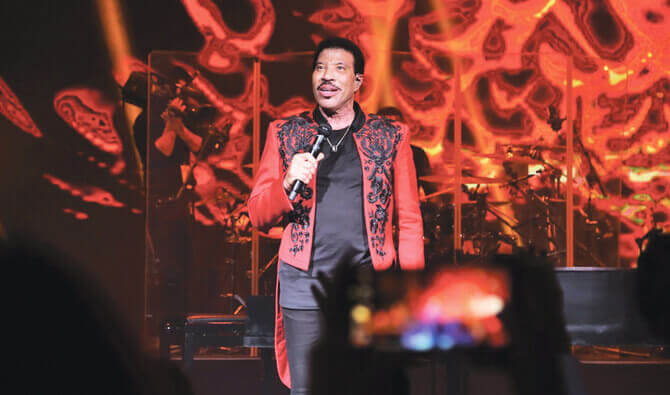 What to Wear to a Lionel Richie Concert